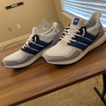 Adidas Outlet - Outlet Stores Near Me - Waipahu, Hawaii