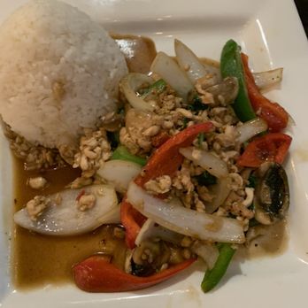 Rice Paper Canton - Thai Style Basil Dish Lunch - Thai Near Me - Canton, Ohio