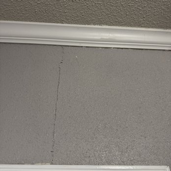 Advanced Foundation Repair - Crack over closet. - Plumbing Near Me - Dallas, Texas