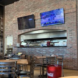 Gusano's Pizza - Restaurant Area