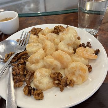 Mandarin Kitchen - Shrimp with walnuts - Dim Sum Near Me - Minneapolis, Minnesota
