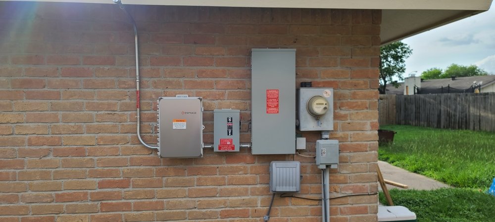 Slide of Travis the Solar Expert