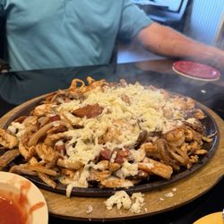 La Herencia Mexican Grill - Alambres - great presentation, not so great taste.