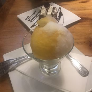 Growlers Beer Bistro - Brownie and lemon sorbet in a hollowed out lemon nice touch - Bars Near Me - Tuckahoe, New York