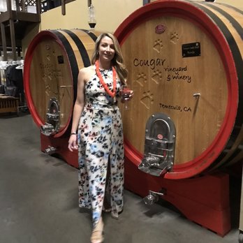 Grapeline Wine Tours - Wine Tours Near Me - Temecula, California