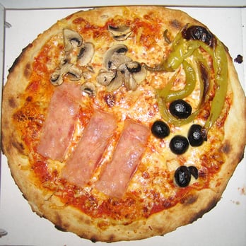 Osteria La Luna - Luna Rossa - Pizza Quattro Stagioni - mit frischen Champignons, Peperoni, Oliven und Vorderschinken - Pizza Near Me - Munich, BY