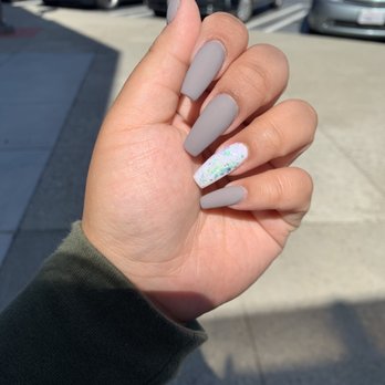 Glossi Nail Bar - Full set by Liz! - Nail Salons Near Me - Colma, California
