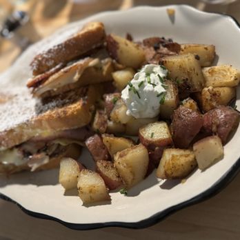 Louie's Cafe - Monte cristo sandwich - Cafes Near Me - Leavenworth, Washington Louie's Cafe - Monte cristo sandwich - Cafes Near Me - Leavenworth, Washington