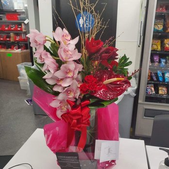Julia Testa - Star of Bethlehem - Florists Near Me - New York, New York