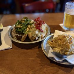 Red Hot - The Green Machine & Kommisar with a side of Mac n Cheese