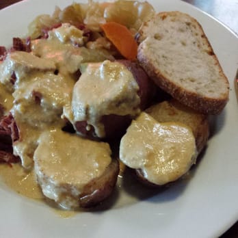 Shamrock Brewing - Corned beef, cabbage and potatoes - Irish Near Me - Pueblo, Colorado Shamrock Brewing - Corned beef, cabbage and potatoes - Irish Near Me - Pueblo, Colorado