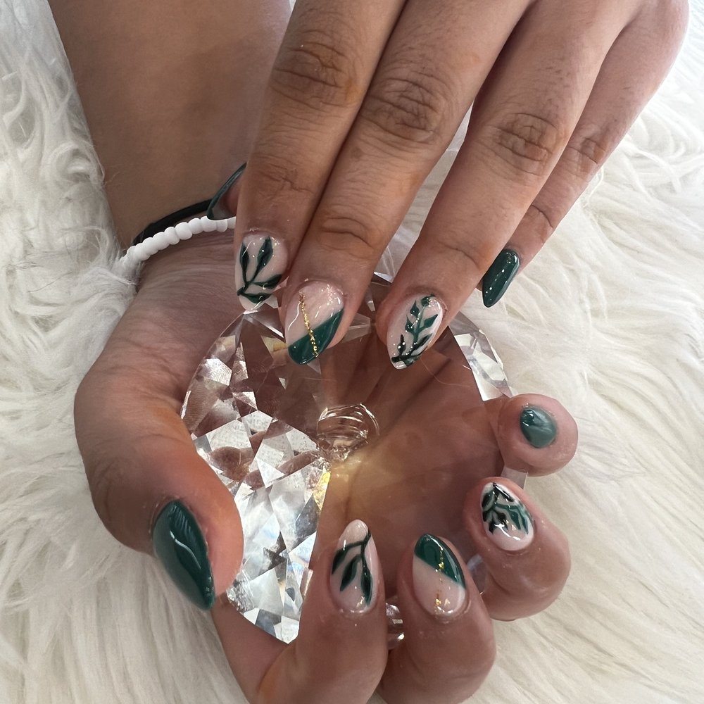 Verona Nails Bar - Nail Salons Near Me - San Antonio, Texas