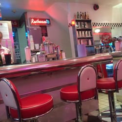 Eddie Rocket's - Dine @ The Bar seating