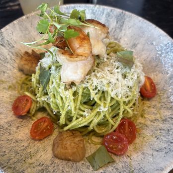 Earls Kitchen + Bar - Shrimp + Scallop Spaghettini - New American Near Me - Orlando, Florida