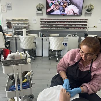 Lux Nails & Spa - The food on the tv was so soothing - Nail Salons Near Me - Hayward, California Lux Nails & Spa - The food on the tv was so soothing - Nail Salons Near Me - Hayward, California
