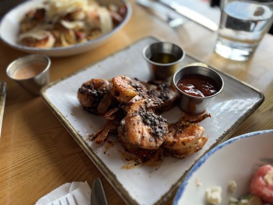 Vola’s Dockside Grill and Hi-Tide Lounge by null