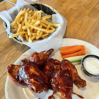 Ray's New York Pizza - 6 Wings - Pizza Near Me - Atlanta, Georgia Ray's New York Pizza - 6 Wings - Pizza Near Me - Atlanta, Georgia