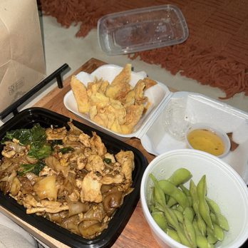 Hom Mali - *COMBO PAD SEE-IEW Crab Rangoon Edamame Pad See-iew - Thai Near Me - Chicago, Illinois