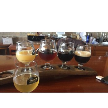 Fall River Taphouse - Brewpubs Near Me - Redding, California