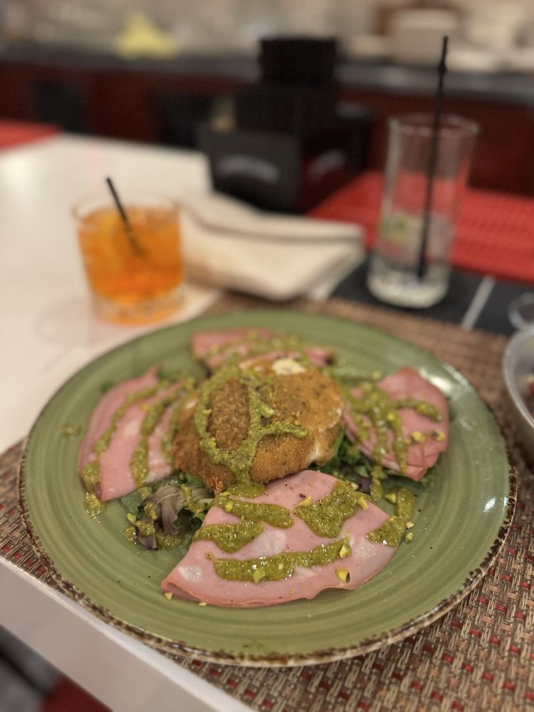 Social spots from Trattoria Da Sofia