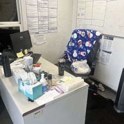 Hertz Rent A Car - "Front desk"