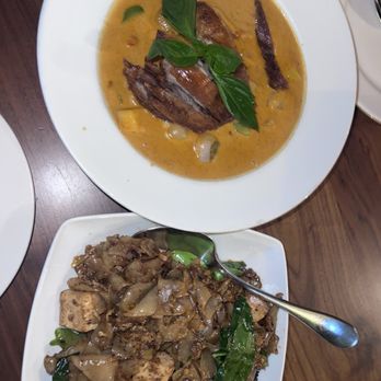 Sisi Kay Thai Eatery & Bar - Roasted duck red curry and Pad See Ewe - Thai Near Me - Seattle, Washington Sisi Kay Thai Eatery & Bar - Roasted duck red curry and Pad See Ewe - Thai Near Me - Seattle, Washington