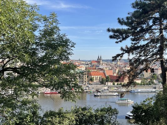 Letenský zámeček a zahrádky na Letné by null