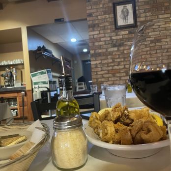 Sorriso Ristorante - Bread, wine and calamari - Italian Near Me - Frankfort, Illinois Sorriso Ristorante - Bread, wine and calamari - Italian Near Me - Frankfort, Illinois