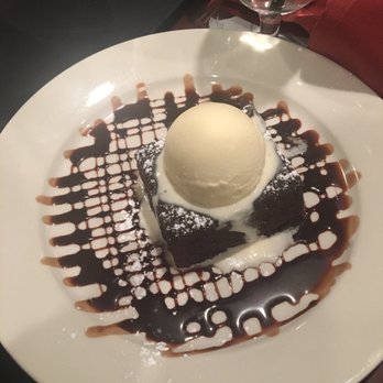 Stage House Tavern - Brownie with ice cream - American Near Me - Mountainside, New Jersey Stage House Tavern - Brownie with ice cream - American Near Me - Mountainside, New Jersey