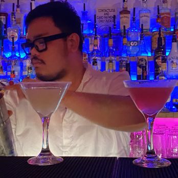 The Yard Bar - Bartender at work - Gay Bars Near Me - London, XGL