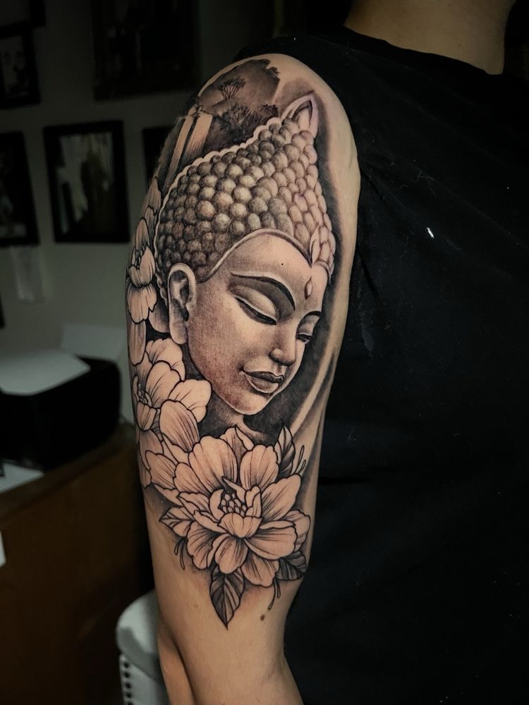 Explozo's Custom Tattoo's Logo