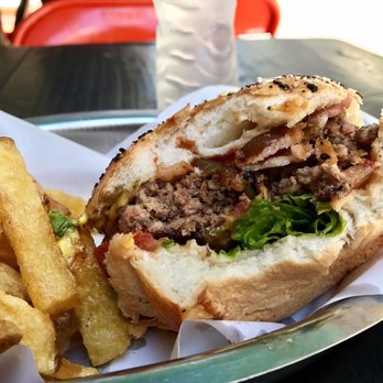Pérez-H - Burgers Near Me - Buenos Aires, C Pérez-H - Burgers Near Me - Buenos Aires, C