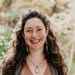 Root & Stem Integrative Chinese Medicine - Dr. Shoshi London provides in office treatments and post partum house calls.