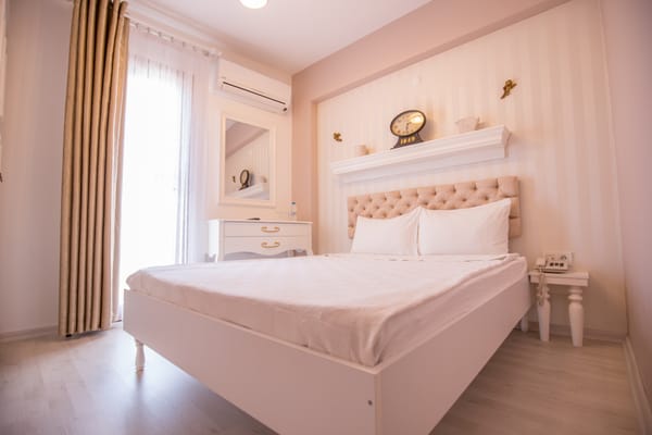 Menendi Otel by null