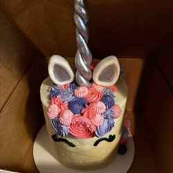 Bake My Day - Small unicorn smash cake.