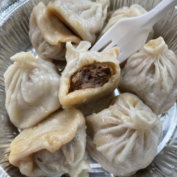 Amdo Kitchen - Beef momo - Food Trucks Near Me - Jackson Heights, New York
