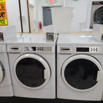 Charlie's Coin Laundry - Laundromat Near Me - Sterling Heights, Michigan