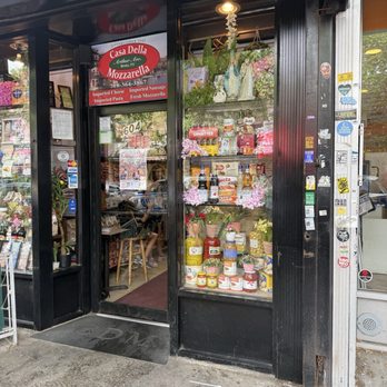 Casa Della Mozzarella Italian Deli - Casa Della Mozzarella - Delis Near Me - Bronx, New York Casa Della Mozzarella Italian Deli - Casa Della Mozzarella - Delis Near Me - Bronx, New York