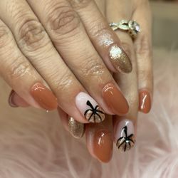 The House Of Nails - RUBBER GEL $55USD + NAIL ART $10USD