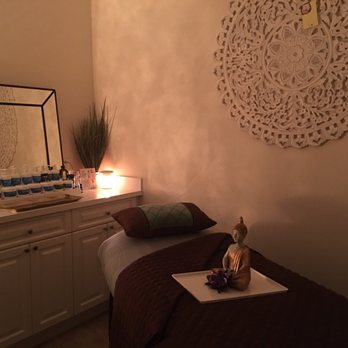 Custom AAA Painters - BEFORE (facial room) - Painters Near Me Custom AAA Painters - BEFORE (facial room) - Painters Near Me