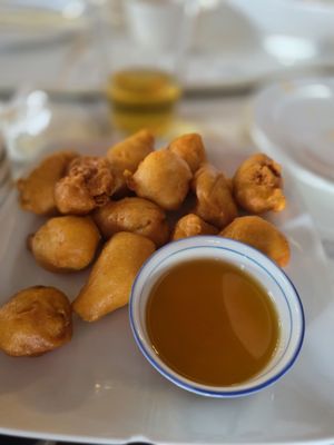 Long Gong Chinese Restaurant by null