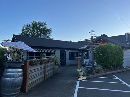 Tina's | Wine Country Cuisine by null