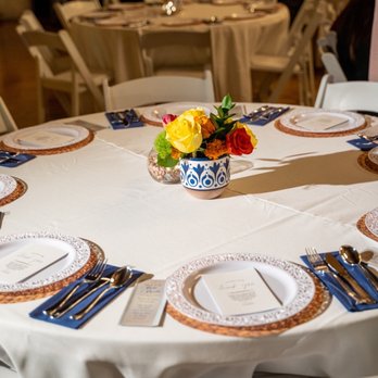 T-Quets - Table Arrangements - Floral Designers Near Me
