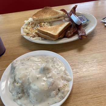 The Nook Restaurant - Biscuits and gravy (half order) - Breakfast & Brunch Near Me - Tomball, Texas
