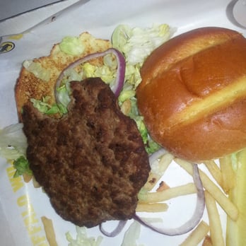 Buffalo Wild Wings - "classic" burger- Wouldn't feed it to my dog.  The under cooked soggy fries are a nice touch - American Near Me - Cincinnati, Ohio