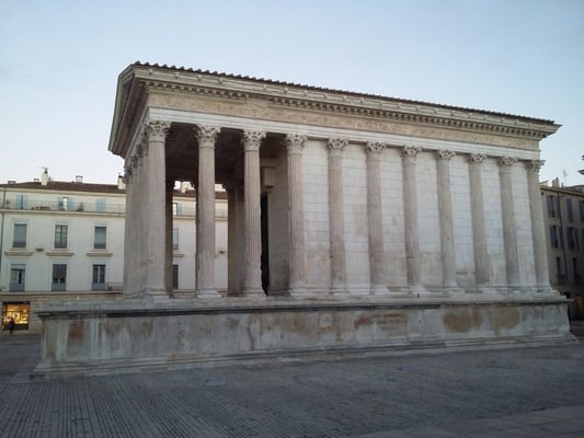 Maison Carrée by null