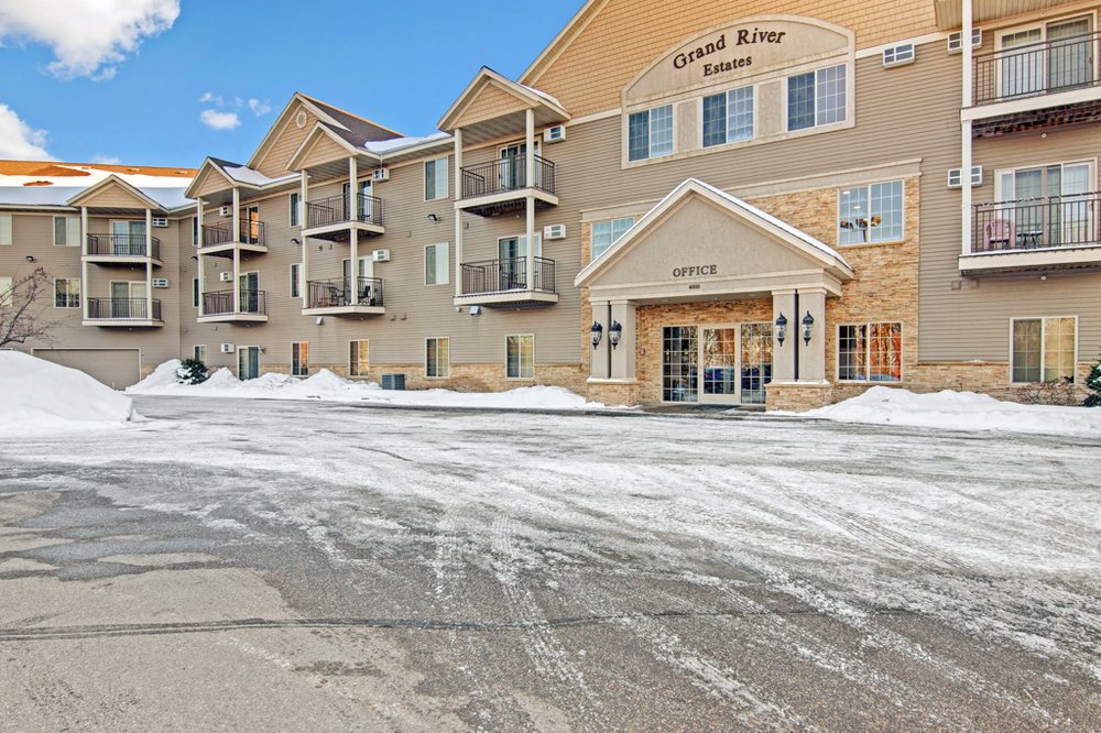 GRAND RIVER ESTATES Updated April 2024 25 Photos 4010 Clearwater