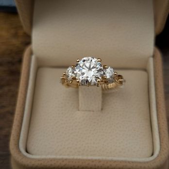 INTA Gems & Diamonds - Engagement ring! - Jewelry Near Me - Los Angeles, California INTA Gems & Diamonds - Engagement ring! - Jewelry Near Me - Los Angeles, California