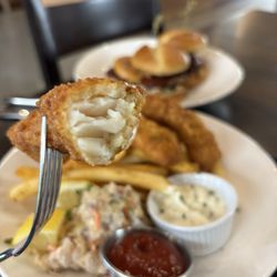 Smasne Cellars - Cod hand-breaded, slaw and fries