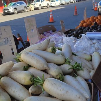 Yet Sun Market - Limited variety of produce available outside. - Farmers Market Near Me - Oakland, California Yet Sun Market - Limited variety of produce available outside. - Farmers Market Near Me - Oakland, California